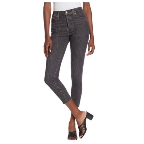 Levi’s Wedgie Washed Black Denim High Rise Raw Hem Skinny Ankle Jeans Size 26 - Picture 3 of 13